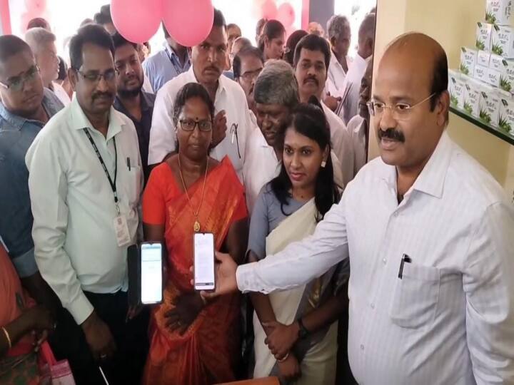 kanchipuram: தமிழ்நாட்டில் முதல்முறையாக காஞ்சி நியாயவிலை கடைகளில் பணம் செலுத்த QR கோடு அறிமுகம்