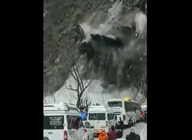 Watch: Badrinath yatra halted, highway closed due to debris falling from hill, watch video બદ્રીનાથ યાત્રા અટકાવાઈ, ભૂસ્ખલન થતાંં હાઈવે બંધ, હજારો મુસાફરો ફસાયા, જુઓ  ભયાનક Video