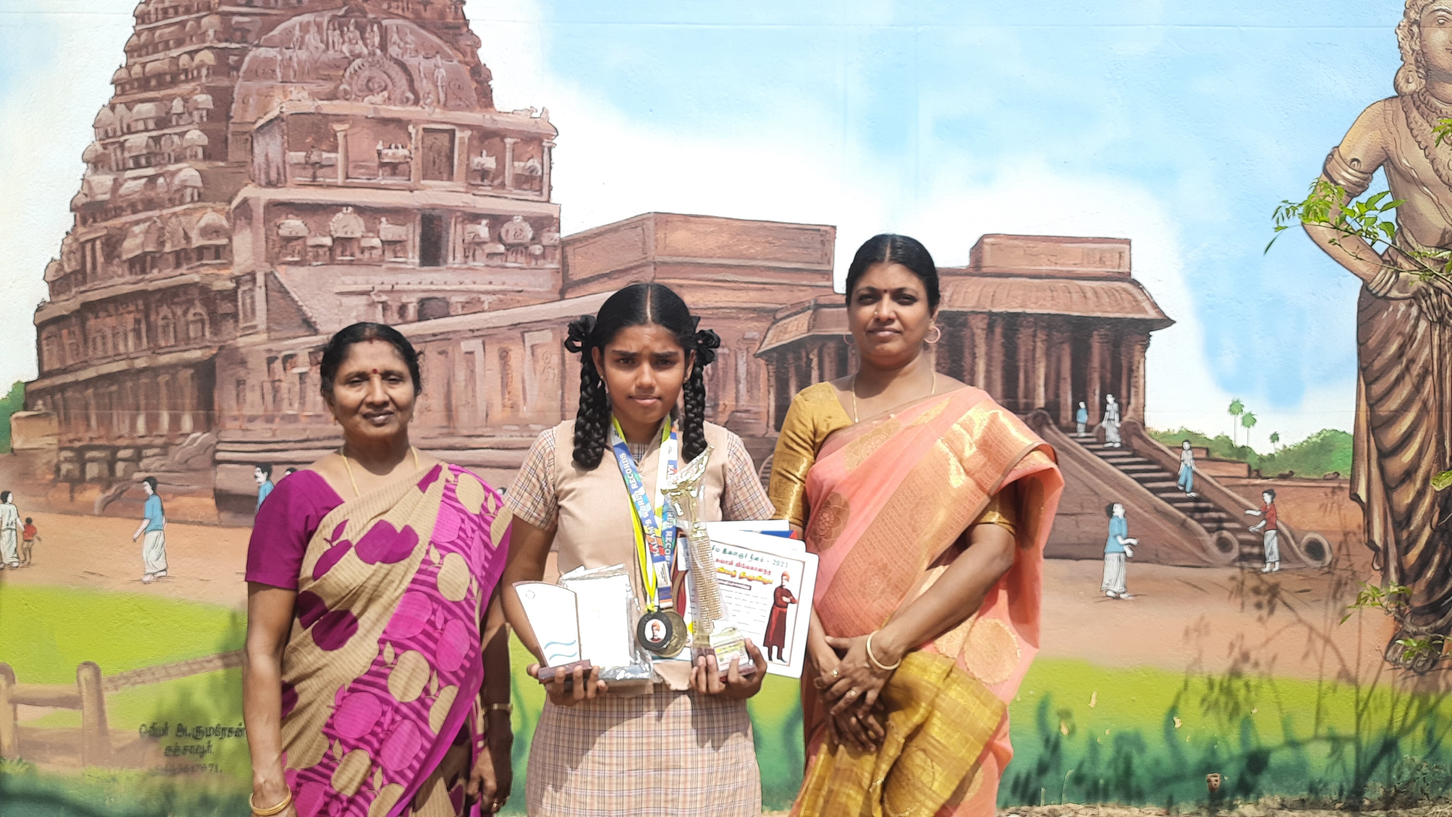 தற்காப்பு கலை, ஓவியத்தில் சாதனை படைக்கும் வல்லம் பள்ளி மாணவி