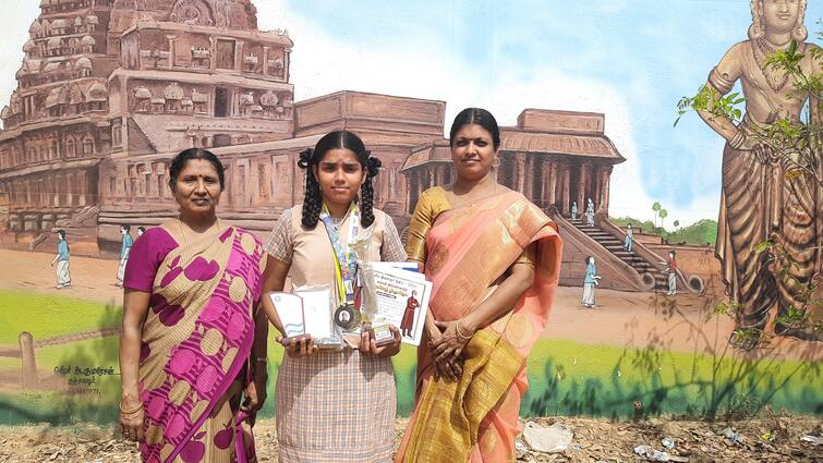 Thanjavur Vallam is a schoolgirl who excels in martial arts and painting TNN தற்காப்பு கலை, ஓவியத்தில் சாதனை படைக்கும் வல்லம் பள்ளி மாணவி