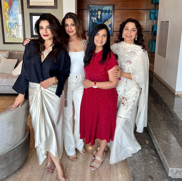 Taking to her IG handle, Raveena shared multiple pics from the soirée, where she was looking breathtaking in black and white dress. Her friend Juhi Chawla joined in the celebrations, as she was seen cheering on her friend.
