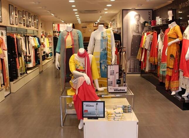 Aditya Birla : Fashion to Acquire 51% Stake in TCNS Clothing with 1650 Cr Rupees Aditya Birla : આદિત્ય બિરલાએ ખરીદી કપડાની આ લક્ઝરી બ્રાંડ, મેગા પ્લાન