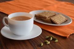 Tea and Coffee : चहा, कॉफी पिण्याआधी पाणी पिणं योग्य?