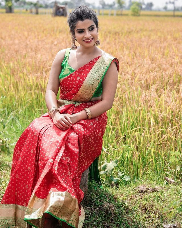 கற்பூர கன்னிகையே வாராய்… அடி அளந்து அளந்து நயந்து நயந்து பாராய்..