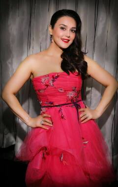 In Pics: बॉलीवुड की वो एक्ट्रेसेस जो 40 की उम्र में भी हैं बेहद खूबसूरत, जानिए क्या है इनकी खूबसूरती का राज