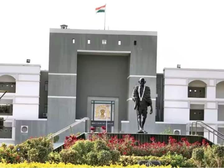 Custodial death: Gujarat High Court stays life sentence of three IAF officers Custodial death: Gujarat High Court stays life sentence of three IAF officers