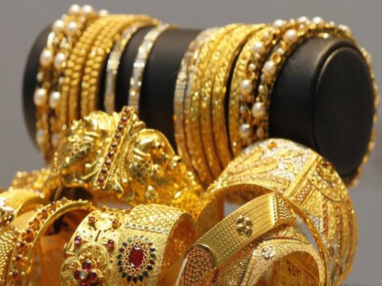 Gold Silver Price Today May 6 2023 gold silver price today in chennai Gold, Silver Price Today : தங்கம் வாங்க.. இன்றே போங்க..! ரூ.600 கீழ் குறைந்த சவரன் விலை... குஷியில் மக்கள்..!