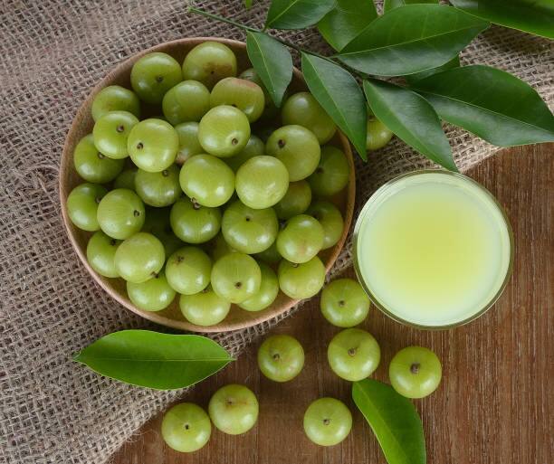 நெல்லிக்காயில் கால்சியம் சத்து நிறைய இருப்பதால், எலும்புகள் உறுதியாகும்.