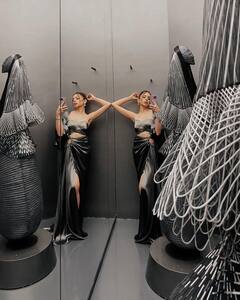 Nitibha kaul: બોલ્ડ ડ્રેસમાં નિતિભા કૌલે શેર કરી હોટ તસવીરો, જુઓ કાતિલ અંદાજ