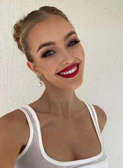 Sienna Weir : मॉडेल सिएना वीरचं निधन; वयाच्या 23 व्या वर्षी घेतला अखेरचा श्वास