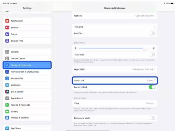 ਆਈਪੈਡ ਨੂੰ ਆਟੋ-ਲਾਕ ਕਰਨ ਅਤੇ ਸਕਰੀਨ ਦੀ ਚਮਕ ਘੱਟ ਕਰਨ ਨਾਲ ਵੀ ਬੈਟਰੀ ਲੰਬੇ ਸਮੇਂ ਤੱਕ ਚੱਲਣ ਵਿੱਚ ਮਦਦ ਮਿਲੇਗੀ ਅਤੇ ਜ਼ਿਆਦਾ ਖਰਚ ਨਹੀਂ ਹੋਵੇਗਾ। 30 ਸਕਿੰਟਾਂ ਲਈ ਆਟੋ ਲਾਕ ਚਾਲੂ ਰੱਖਣ ਨਾਲ ਆਈਪੈਡ ਦੀ ਬਹੁਤ ਜ਼ਿਆਦਾ ਬੈਟਰੀ ਬਚ ਸਕਦੀ ਹੈ।