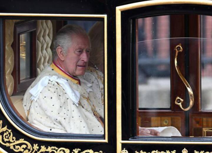 Controversy in Britain before the coronation six people opposing the monarchy arrested King Charles Coronation: ताजपोशी से पहले ब्रिटेन में विवाद, राजशाही का विरोध कर रहे छह लोग गिरफ्तार