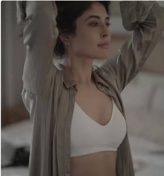 ਅਦਾਕਾਰਾ ਕ੍ਰਿਤਿਕਾ ਕਾਮਰਾ ਨੇ ਹਾਲ ਹੀ 'ਚ ਸੋਸ਼ਲ ਮੀਡੀਆ 'ਤੇ ਆਪਣੇ ਪ੍ਰਸ਼ੰਸਕਾਂ ਨਾਲ ਇਹ ਬੋਲਡ ਤਸਵੀਰ ਸ਼ੇਅਰ ਕੀਤੀ ਹੈ।