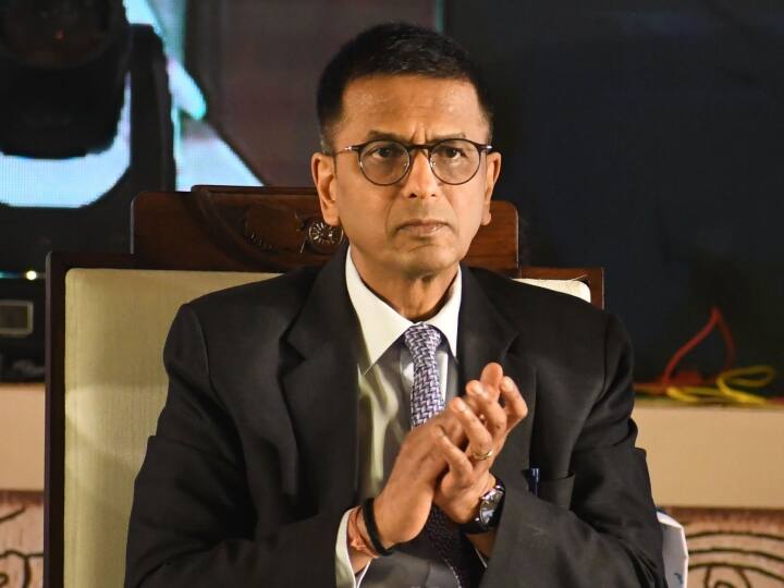 CJI dy chandrachud says court live streaming has flip side judges need to be trained CJI On Live Streaming: 'जजों को भी ट्रेनिंग की जरूरत', लाइव स्ट्रीमिंग पर CJI बोले- हमारी हर एक बात...