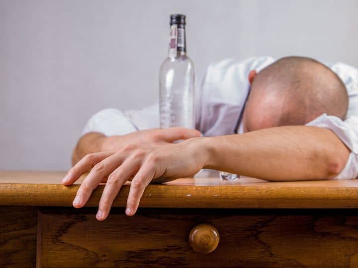 खंभा,अद्धा और पौआ शब्द शराब के लिए क्यों इस्तेमाल होते हैं? Why is liquor measured in Khambha Paua and Adha in India खंभा,अद्धा और पौआ शब्द शराब के लिए क्यों इस्तेमाल होते हैं?