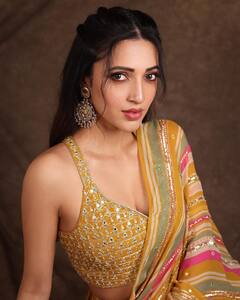 Neha Shetty: చీరలో ఎంత అందంగా ఉన్నావ్ రాధిక
