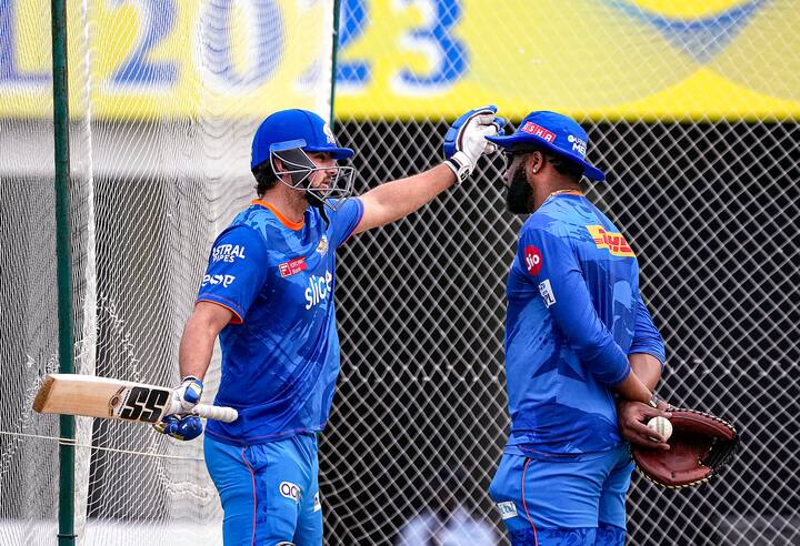 बंगळुरुनं मागील सामन्यात लखनौ संघाचा पराभव केला आहे. आता विजयी मार्गावर कायम राहण्यासाठी आरसीबी प्रयत्न करेल. दुसरीकडे दिल्ली कॅपिटल्सने मागच्या सामन्यात गतविजेता चॅम्पियन गुजरात टायटन्सचा पराभव केला आहे.