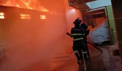 Pune Fire : पुण्यात गोडाऊनला आग; मंडप, खुर्च्या जळून खाक, भीषण आगीनं मोठं नुकसान