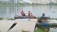 Man Jumps Into Durgam Cheruvu Cable Bridge Hyderabad: బాడీ కోసం గాలింపు