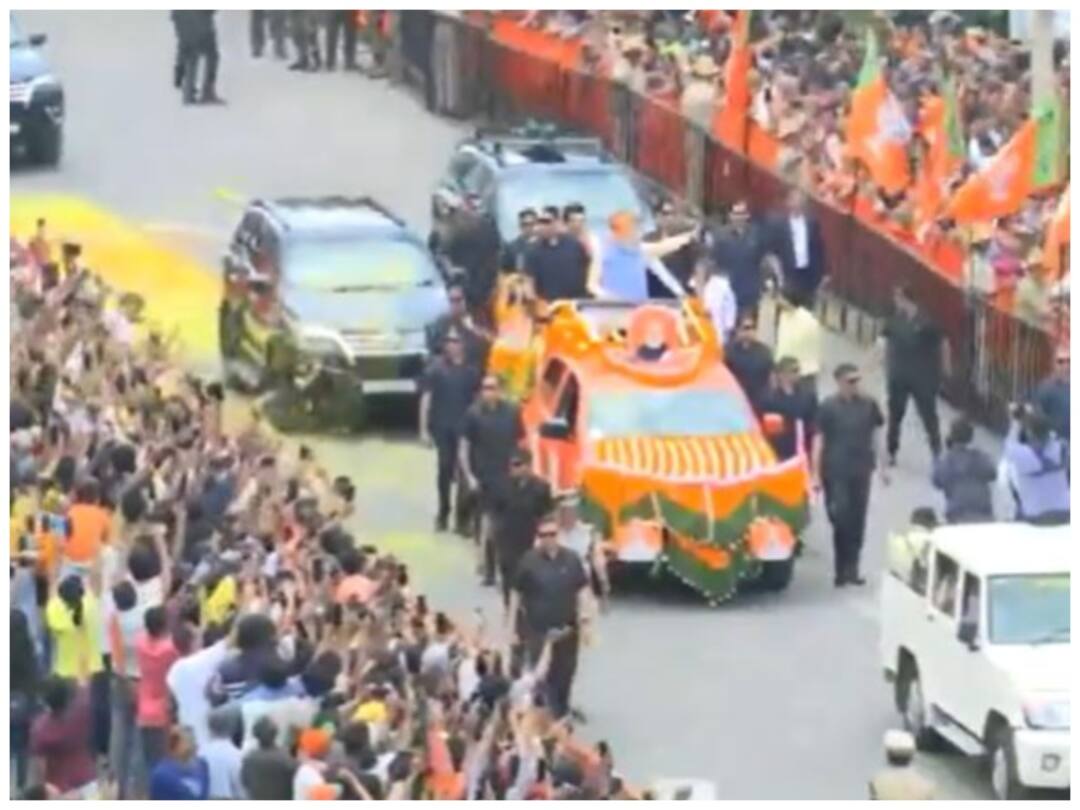 Karnataka Assembly election 2023 PM Modi Begins Roadshow In Bengaluru To Address Public Meetings Karnataka Polls: PM Modi Begins 26 Km Roadshow In Bengaluru, To Address Public Meetings