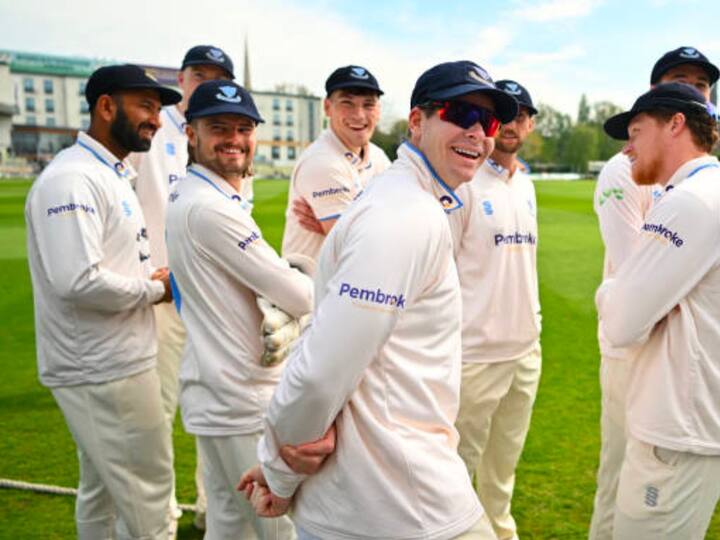 County Championship: Umpires Ask Steve Smith To Change 'Illegal' Helmet, Play Halted For 10 Minutes County Championship: Umpires Ask Steve Smith To Change 'Illegal' Helmet, Play Halted For 10 Minutes