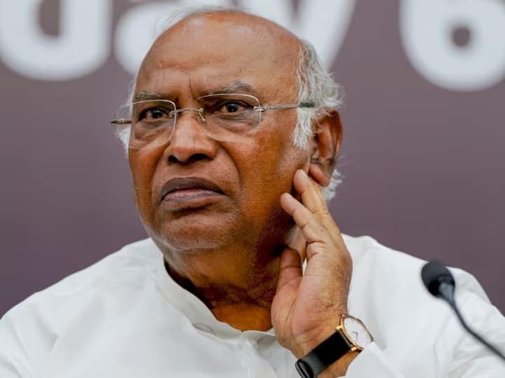 Congress allegation on bjp said conspiracy to kill mallikarjun kharge family Congress Allegation: કોંગ્રેસ નેતાનો ભાજપ પર ગંભીર આક્ષેપ, ખડગે અને તેના પરિવારની હત્યાનું  રચાઇ રહ્યું  છે ષડયંત્ર