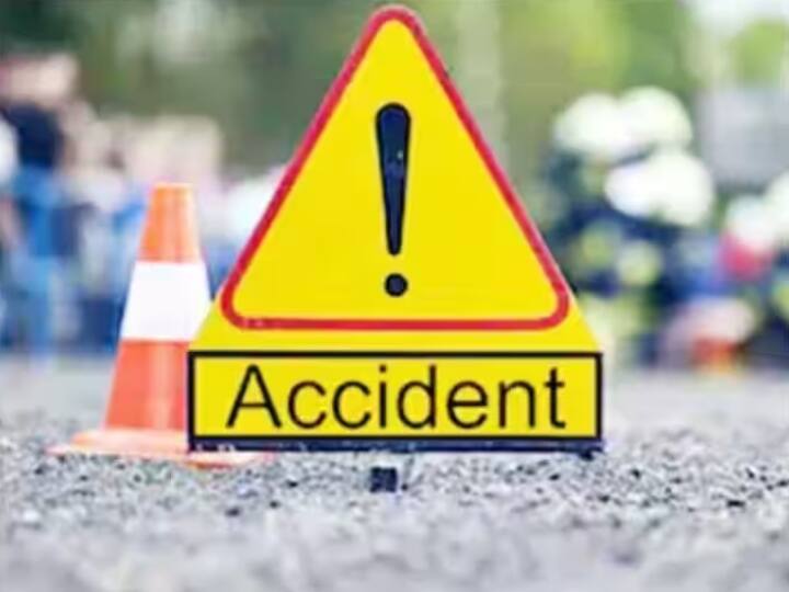 Kashmir Kulgam Accident vehicle full of tourists overturned in South Kashmir Kulgam Ann Kashmir Accident: दक्षिण कश्मीर के कुलगाम में पर्यटकों से भरी गाड़ी पलटी, दो की हालत नाजुक