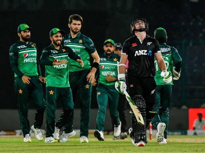 Pakistan become number 1 odi team after beat New Zealand in PAK vs NZ 4th ODI Result Scorecard PAK vs NZ: वनडे रैंकिंग में भारत से आगे पाकिस्तान, न्यूजीलैंड को चौथा वनडे हराकर हासिल किया पहला पायदान