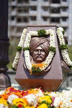 Kolhapur News : लोकराजा अभिवादन करण्यासाठी शाहूंची अवघी करवीरनगरी स्तब्ध