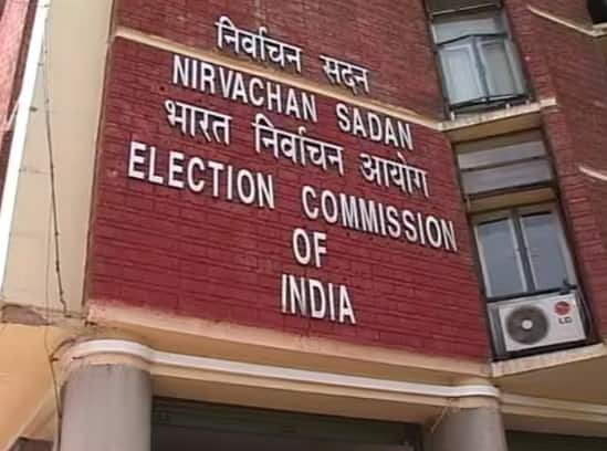 karnataka-elections-2023-eci-issues-notice-to-congress-to-provide-proof-on-ad-giving-rate-card-was-published Karnataka Elections: ਚੋਣ ਕਮਿਸ਼ਨ ਨੇ ਭਾਜਪਾ ਖਿਲਾਫ 'ਰੇਟ ਕਾਰਡ' ਇਸ਼ਤਿਹਾਰਾਂ 'ਤੇ ਕਾਂਗਰਸ ਨੂੰ ਭੇਜਿਆ ਨੋਟਿਸ, ਕੱਲ੍ਹ ਤੱਕ ਦੇਣਾ ਹੋਵੇਗਾ ਜਵਾਬ