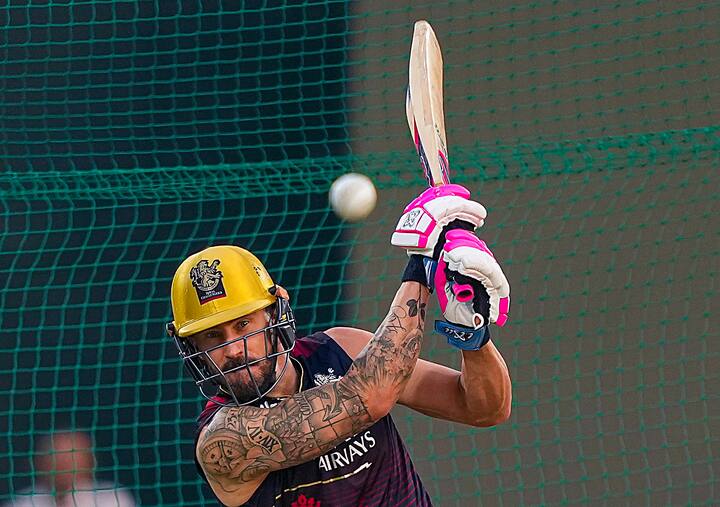 आज मुंबईचा सामना चेन्नईसोबत आणि बंगळुरुचा सामना दिल्लीसोबत होणार आहे.