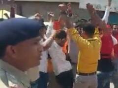 बालाघाट में भी कांग्रेस दफ्तर में तोड़फोड़ की कोशिश, विहिप-बजरंग दल ने मल्लिकार्जुन खरगे का पुतला जलाया