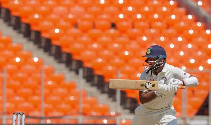 भारतीय संघाचा अव्वल क्रमांकाचा फलंदाज चेतेश्वर पुजारा सध्या जागतिक कसोटी चॅम्पियनशिपची तयारी करत आहे. पुजाराने इंग्लंडमध्ये सलग तीन शतके लगावली आहेत.