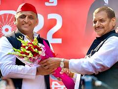 यूपी निकाय चुनाव में अखिलेश यादव को 'संजीवनी' दे रहे चाचा शिवपाल यादव, सपा को मिलेगी ताकत