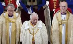 King Charles Coronation: বার্ধক্যে পৌঁছে হল রাজ্যাভিষেক, উৎসবের মেজাজ ব্রিটেন জুড়ে, রাজা চার্লসের হাত ধরে সূচনা নবযুগের