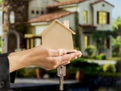 Home Loan: पहली बार घर खरीद रहे हैं तो होम लोन लेते समय रखें इन बातों का ध्यान, नहीं तो भुगतना होगा अंजाम