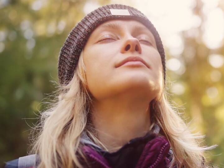 इसमें मौजूद हाइपोग्लाइसेमिक गुण नसों को आराम देने में मदद करते हैं. जो चिंता और तनाव को कम करके मानसिक रूप से शांति प्रदान करने में मदद करते हैं.