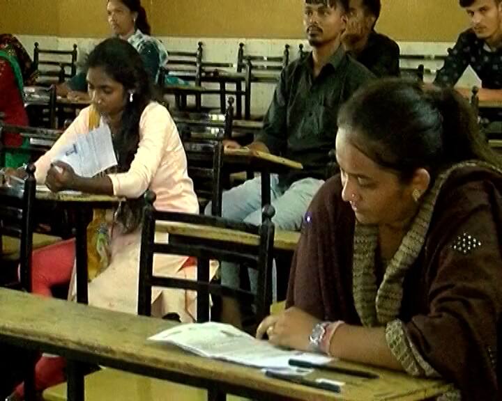 Talati cum minister exam will be conducted today, this exam will be held at 2697 centers in Gujrat Talati Exam Live Update: તલાટી કમ મંત્રીની શાંતિપૂર્ણ માહોલમાં  પરીક્ષા પૂર્ણ, પેપર સરળ હોવાનો   પરીક્ષાર્થીનો દાવો