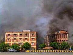 मणिपुर हिंसा ने अब तक निगलीं 52 जिंदगियां, राष्ट्रपति शासन लगाने की मांग, इरोम शर्मिला ने की अपील