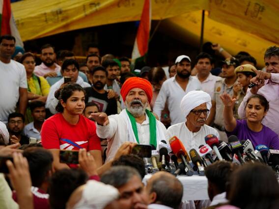 Wrestlers Protest: पहलवानों और किसानों ने सरकार को दिया 15 दिन का अल्टीमेटम, कहा- अगर सरकार नहीं मानी तो 21 मई को... Wrestlers Protest: पहलवानों और किसानों ने सरकार को दिया 15 दिन का अल्टीमेटम, कहा- अगर सरकार नहीं मानी तो 21 मई को...
