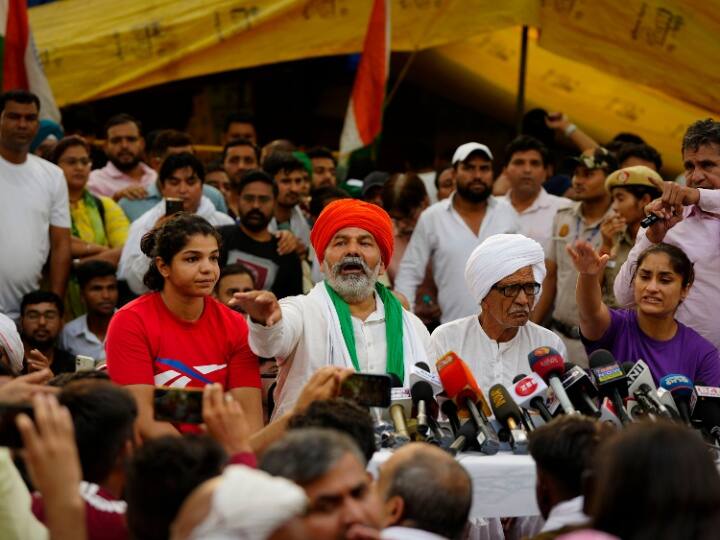 Wrestlers Protest At Jantar Mantar Government gets ultimatum from Farmers Wrestlers Protest: पहलवानों और किसानों ने सरकार को दिया 15 दिन का अल्टीमेटम, कहा- अगर सरकार नहीं मानी तो 21 मई को...