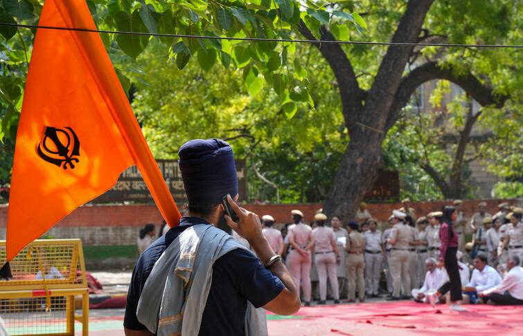 Samyukta Kisan Morcha Members Come To Jantar Mantar To Extend Support To Wrestlers Protest Wrestler's Protest:প্রতিবাদী কুস্তিগিরদের পাশে দেশের কৃষকরাও, যন্তর মন্তরে বিশাল সমাবেশের জন্য প্রস্তুতি প্রশাসনের