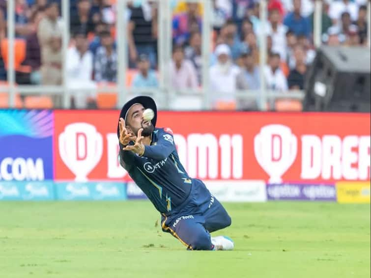 Rashid Khan Exceptional Catch To Dismiss Kyle Mayers GT vs LSG Match IPL 2023 - Watch Video WATCH: Rashid Khan Takes Spectacular Catch To Dismiss Kyle Mayers In IPL 2023 GT vs LSG Match