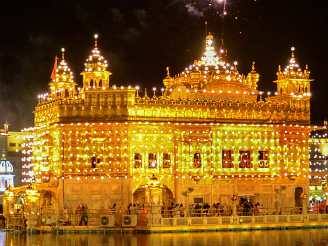 Amritsar: Several Injured In Blast Near Golden Temple, Cops Say Situation Under Control Amritsar: Several Injured In Blast Near Golden Temple, Cops Say Situation Under Control Amritsar: Several Injured In Blast Near Golden Temple, Cops Say Situation Under Control