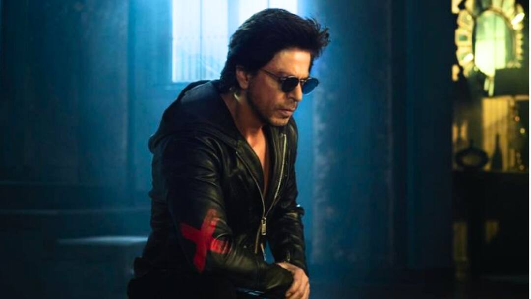 Shah Rukh Khan: Shah Rukh Khan Says Yeh D’Yavol X Wale Mujhe Bhi Sasti Nahi Bech Rahe As Fans Comment On Aryan's Clothing Brand Prices Shah Rukh Khan: শাহরুখের কাছে আরিয়ানের ব্র্যান্ডের পোশাকের দাম নিয়ে অভিযোগ অনুরাগীর, কিং খান বললেন...