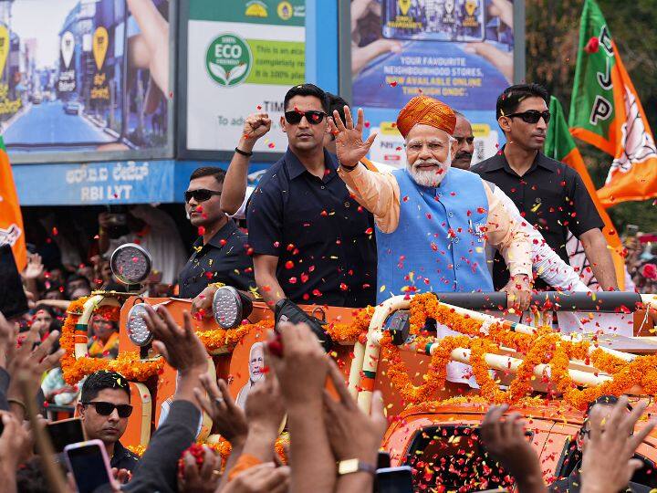 Election Sunday in Karnataka today, Rahul-Priyanka’s fight with Modi-Shah, campaigning intensifies in the entire state