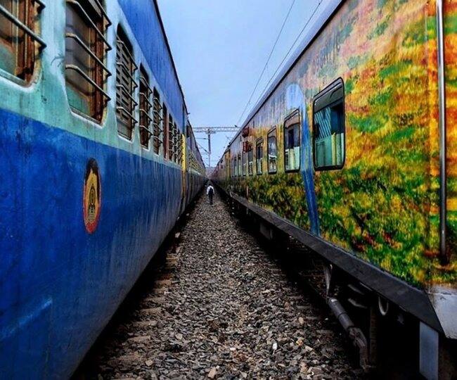 यह स्टेशन भारत के अनोखे रेलवे स्टेशनों में से एक है. यहां पैसेंजर से लेकर एक्सप्रेस और कुछ सुपरफास्ट ट्रेनें रुककर चलती हैं.