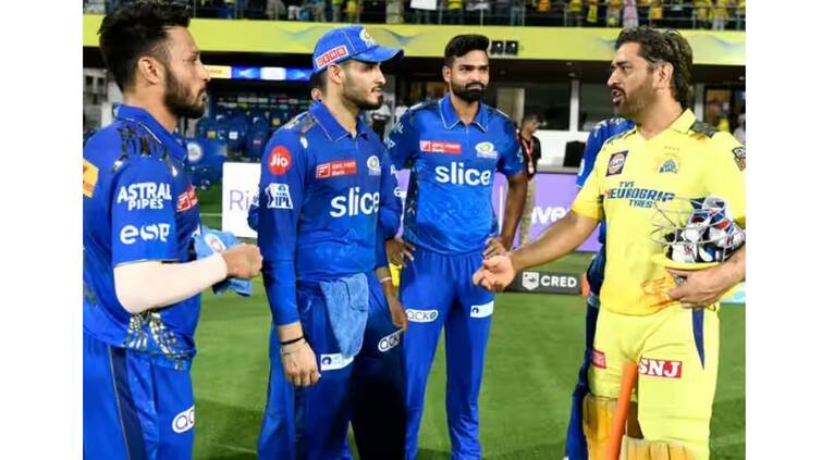 MS Dhoni gave knowledge to the players of Mumbai Indians know why the picture is going viral Mumbai Indians: ਮੁੰਬਈ ਇੰਡੀਅਨਜ਼ ਦੇ ਖਿਡਾਰੀਆਂ ਨੂੰ ਧੋਨੀ ਨੇ ਦਿੱਤਾ ਗਿਆਨ, ਜਾਣੋ ਕਿਉਂ ਵਾਇਰਲ ਹੋ ਰਹੀ ਤਸਵੀਰ