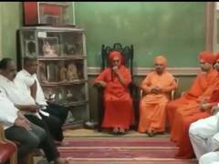 Karnataka Polls: As D-Day Draws Closer, Lingayat Forum Extends Support To Cong, Shettar Meets Seers In Hubbali