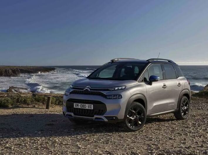 सिट्रोन C3 एअरक्रॉस (Citroen C3 Aircross) : सिट्रोन लवकरच त्याची C3 आधारित 7 सीटर एअरक्रॉस SUV लॉन्च करणार आहे. एअरक्रॉसचे लाँचिंग सणासुदीच्या आसपास होण्याची शक्यता आहे.